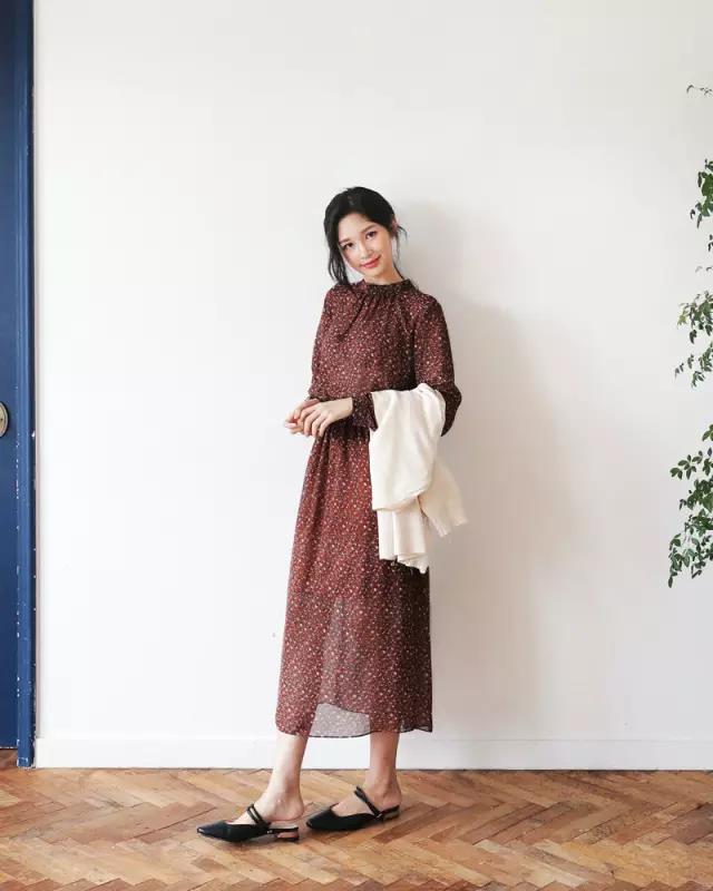 碎花連衣裙 碎花連衣裙