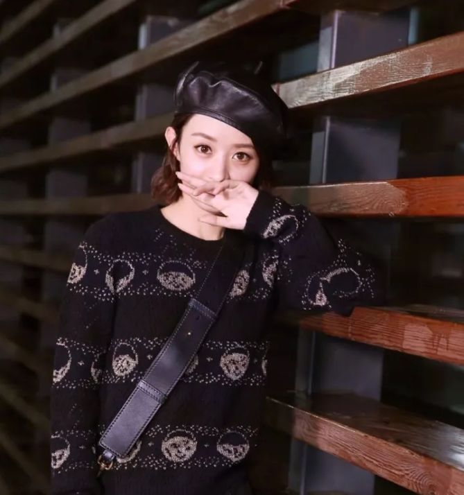 今年秋冬最chic！原來短發(fā)和帽子這么配?。? border=