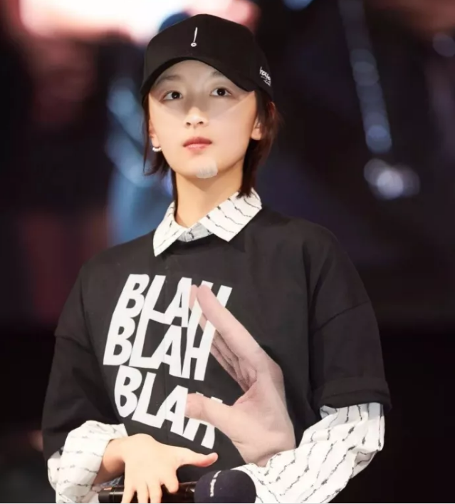 今年秋冬最chic！原來短發(fā)和帽子這么配??！