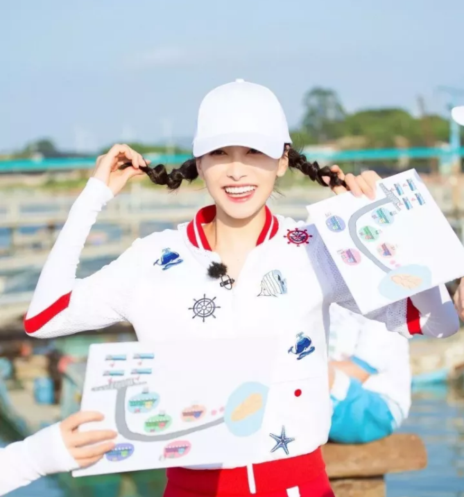 今年秋冬最chic！原來短發(fā)和帽子這么配??！