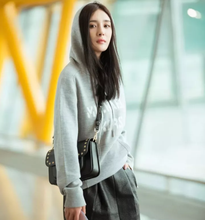 今年秋冬最chic！原來短發(fā)和帽子這么配??！