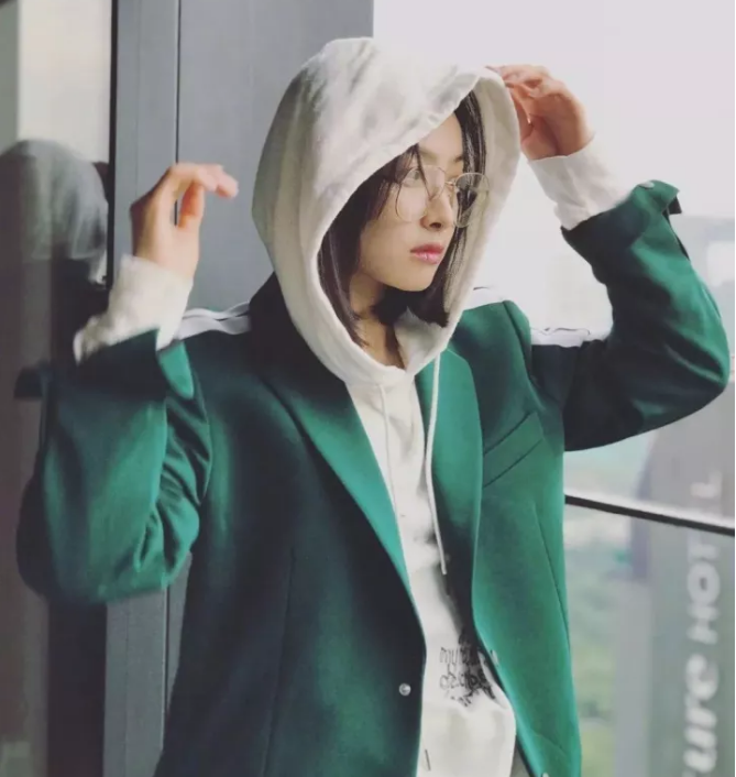 今年秋冬最chic！原來短發(fā)和帽子這么配??！