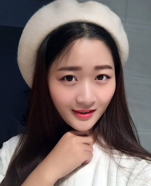 初春穿搭來頂帽子，chic感十足！